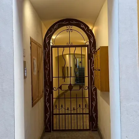 Apartman La Casa Di Stela 2 *